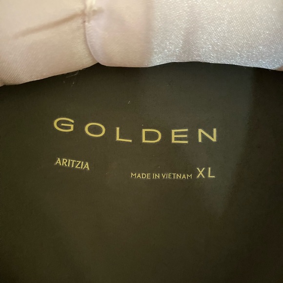 Aritzia Golden Heatform Relay Zip-Up in Dark Olive - Picture 4 of 10
